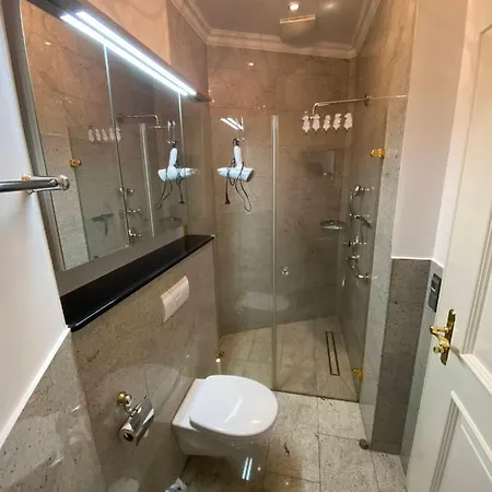Victoria Apartment