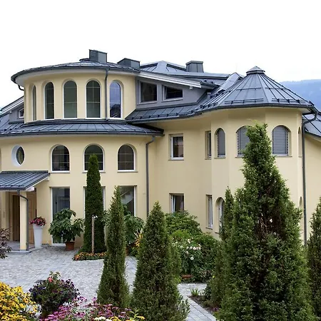 Victoria Apartment *